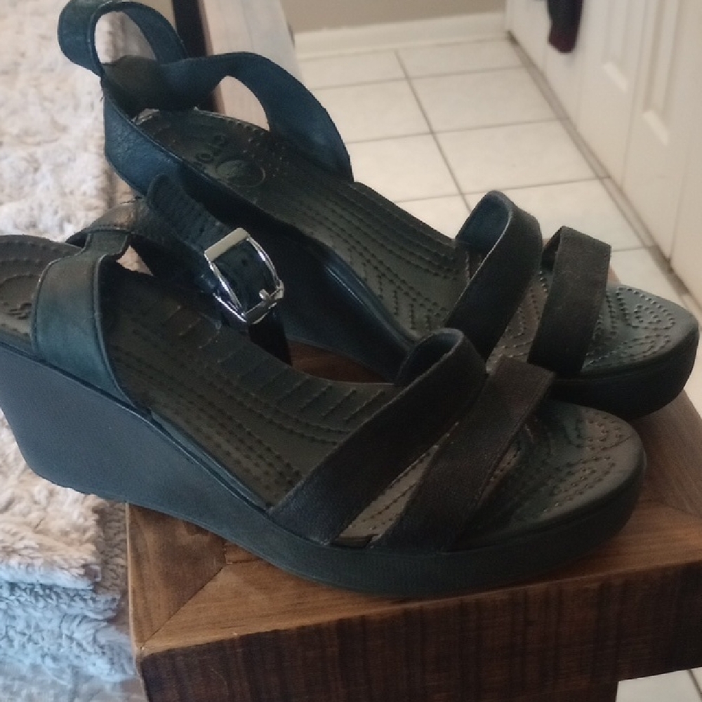 CROCS Black Wedge Sandals
